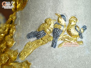 Đôi lộc bình men rạn đắp nổi Phúc Đức Công kênh dát vàng, cao 1m4