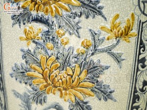 Đôi lộc bình men rạn đắp nổi Tứ Cảnh Bốn Mùa màu, cao 1m60