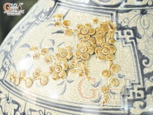 Đôi lộc bình men rạn đắp nổi Tứ Cảnh Bốn Mùa màu, cao 1m60