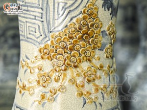 Đôi lộc bình men rạn đắp nổi Tứ Cảnh Bốn Mùa màu, cao 1m60