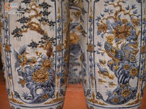 Đôi lộc bình men rạn đắp nổi tứ cảnh, cao 1m4