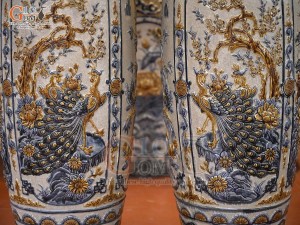 Đôi lộc bình men rạn đắp nổi tứ cảnh, cao 1m4