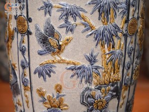 Đôi lộc bình men rạn đắp nổi tứ cảnh, cao 1m4