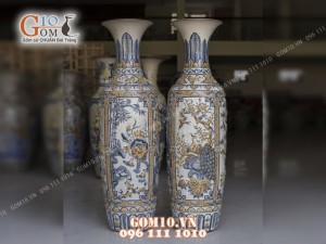 Đôi lộc bình men rạn đắp nổi Tứ Cảnh, cao 1m53