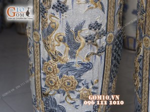 Đôi lộc bình men rạn đắp nổi Tứ Cảnh, cao 1m53