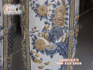 Đôi lộc bình men rạn đắp nổi Tứ Cảnh, cao 1m53