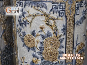 Đôi lộc bình men rạn đắp nổi Tứ Cảnh, cao 1m53