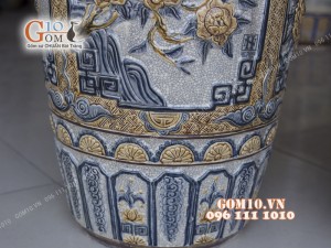 Đôi lộc bình men rạn đắp nổi Tứ Cảnh, cao 1m53