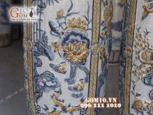 Đôi lộc bình men rạn đắp nổi Tứ Cảnh, cao 1m53