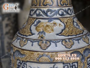 Đôi lộc bình men rạn đắp nổi Tứ Cảnh, cao 1m53