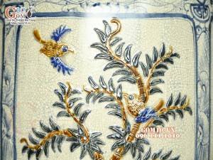 Đôi lộc bình men rạn đắp nổi Tứ Cảnh màu, cao 1m6
