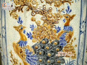 Đôi lộc bình men rạn đắp nổi Tứ Cảnh màu, cao 1m6