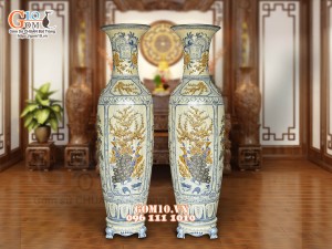 Đôi lộc bình men rạn đắp nổi Tứ Cảnh màu, cao 1m6