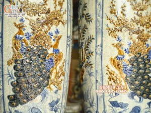 Đôi lộc bình men rạn đắp nổi Tứ Cảnh màu, cao 1m6