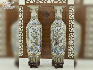 Đôi lộc bình men rạn đắp nổi Tứ Cảnh Phúc Đức, cao 1m4