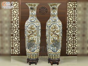 Đôi lộc bình men rạn đắp nổi Tứ Cảnh Phúc Đức, cao 1m4