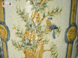 Đôi lộc bình men rạn đắp nổi Tứ Cảnh Phúc Đức, cao 1m40