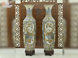 Đôi lộc bình men rạn đắp nổi Tứ Cảnh Tùng Cúc Trúc Mai kỹ, cao 1m6