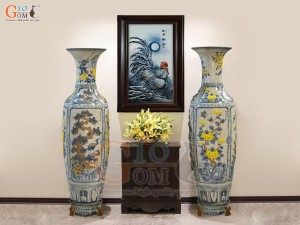 Đôi lộc bình men rạn đắp nổi tứ cảnh Tùng Cúc Trúc Mai vẽ màu, cao 1m70