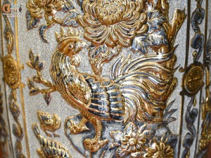 Đôi lộc bình men rạn đắp nổi tứ cảnh Tùng Cúc Trúc Mai vẽ vàng 24k, cao 1m75