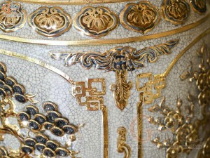 Đôi lộc bình men rạn đắp nổi tứ cảnh Tùng Cúc Trúc Mai vẽ vàng 24k, cao 1m75