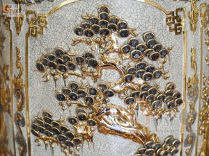 Đôi lộc bình men rạn đắp nổi tứ cảnh Tùng Cúc Trúc Mai vẽ vàng 24k, cao 1m75