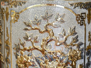 Đôi lộc bình men rạn đắp nổi tứ cảnh Tùng Cúc Trúc Mai vẽ vàng 24k, cao 1m75