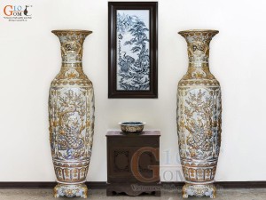 Đôi lộc bình men rạn đắp nổi tứ cảnh Tùng Cúc Trúc Mai vẽ vàng 24k, cao 1m75