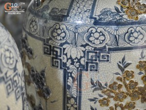 Đôi lộc bình men rạn đắp nổi Tùng Cúc Trúc Mai, cao 1m30 (Bổ khung vẽ)