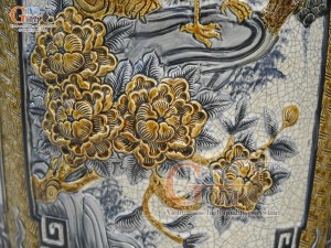 Đôi lộc bình men rạn đắp nổi Tùng Cúc Trúc Mai đuôi kênh, cao 1m75