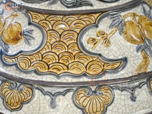 Đôi lộc bình men rạn đắp nổi Tùng Cúc Trúc Mai đuôi kênh, cao 1m75