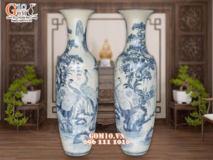 Đôi lộc bình men rạn nổi họa tiết Tùng Hạc, cao 1m55