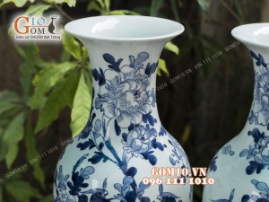 Đôi lộc bình men lam cổ họa tiết Chim Trĩ và hoa Phù Dung, cao 42cm