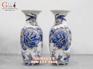 Đôi lộc bình men lam cổ họa tiết Rồng vẽ vàng 24k, cao 32cm Đôi lộc bình men lam cổ họa tiết Rồng vẽ vàng 24k, cao 32cm