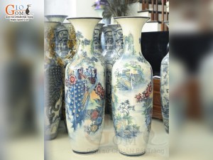 Đôi lộc bình men chàm cổ họa tiết Công Đào Phú Quý, cao 1m40