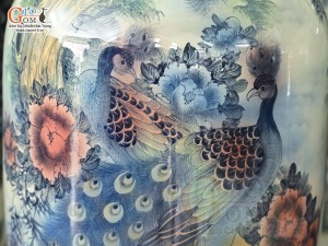 Đôi lộc bình men chàm cổ họa tiết Công Đào Phú Quý, cao 1m40