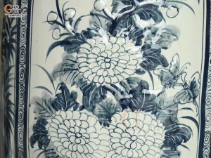 Đôi lộc bình men tràm cổ họa tiết Tứ Cảnh nổi, cao 1m40