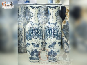 Đôi lộc bình men chàm cổ vẽ Phúc Đức Sen Cá, cao 1m40