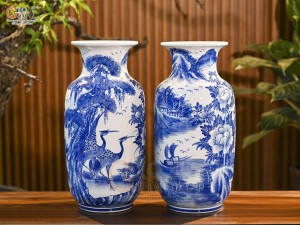 Đôi lộc bình men trắng vẽ Tùng Hạc, cao 44cm