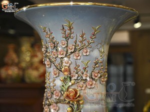 Đôi lộc bình men vân mây đắp nổi Công Đào Phú Quý vẽ vàng 24k, cao 175cm