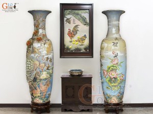 Đôi lộc bình men vân mây đắp nổi Công Đào Phú Quý vẽ vàng 24k, cao 175cm