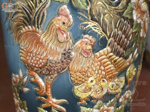 Đôi lộc bình men vân mây đắp nổi Công Đào Phú Quý vẽ vàng 24k, cao 175cm