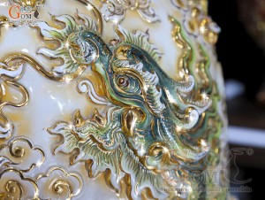 Đôi lộc bình men vân mây đắp nổi Cửu Long vờn mây vẽ vàng 24k, cao 2m