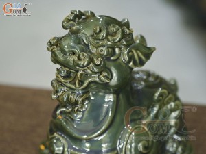 Đôi tỳ hưu men ngọc đắp nổi, cao 17cm