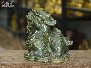 Đôi tỳ hưu men ngọc đắp nổi, cao 17cm