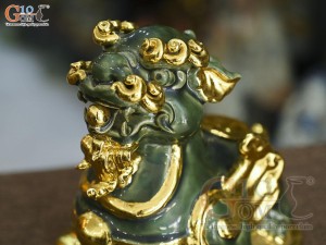 Đôi tỳ hưu men ngọc đắp nổi dát vàng, cao 17cm