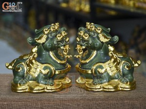 Đôi tỳ hưu men ngọc đắp nổi dát vàng, cao 17cm