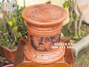 Đôn gốm họa tiết Công đào, cao 33cm