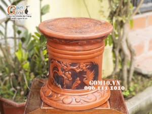 Đôn gốm họa tiết Công đào, cao 33cm