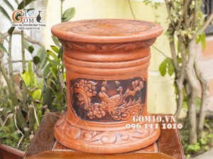 Đôn gốm họa tiết Công đào, cao 33cm